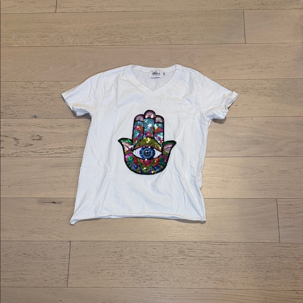 Lola + The Boys White cropped Tee with Vibrant Design 12
